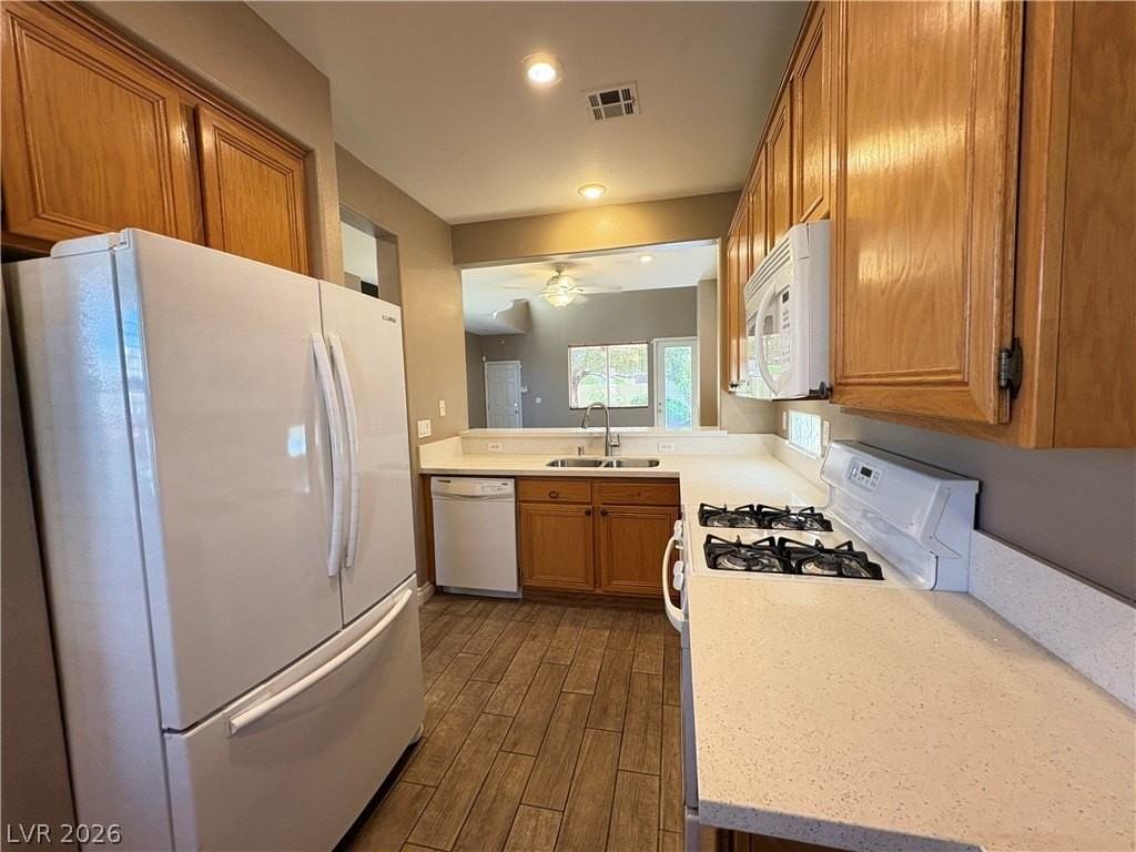 9778 Bradford Summit St - Photo 6 of 30