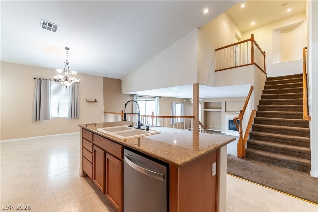 5705 Pacesetter St - Photo 3 of 23