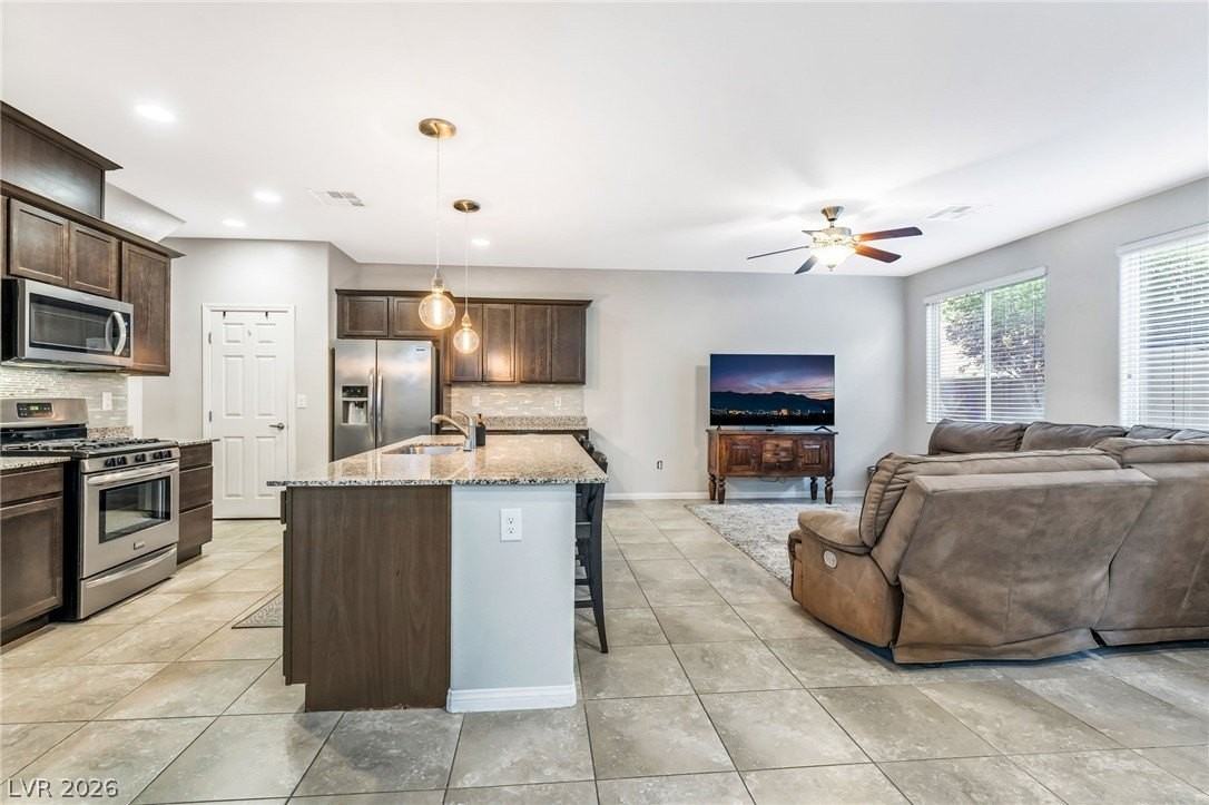 6631 Seahorse Reef St - Photo 6 of 40