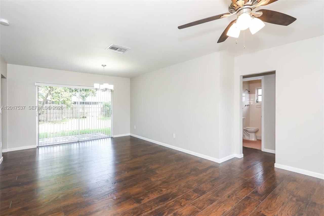 16025 Sw 99th Ave - Photo 2 of 15