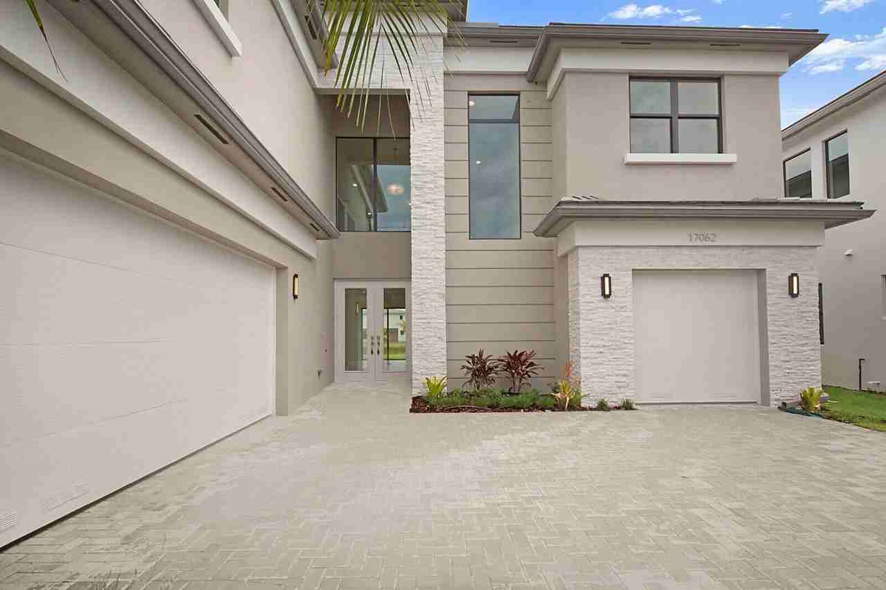 17062 Watersprite Lakes Rd - Photo 2 of 42