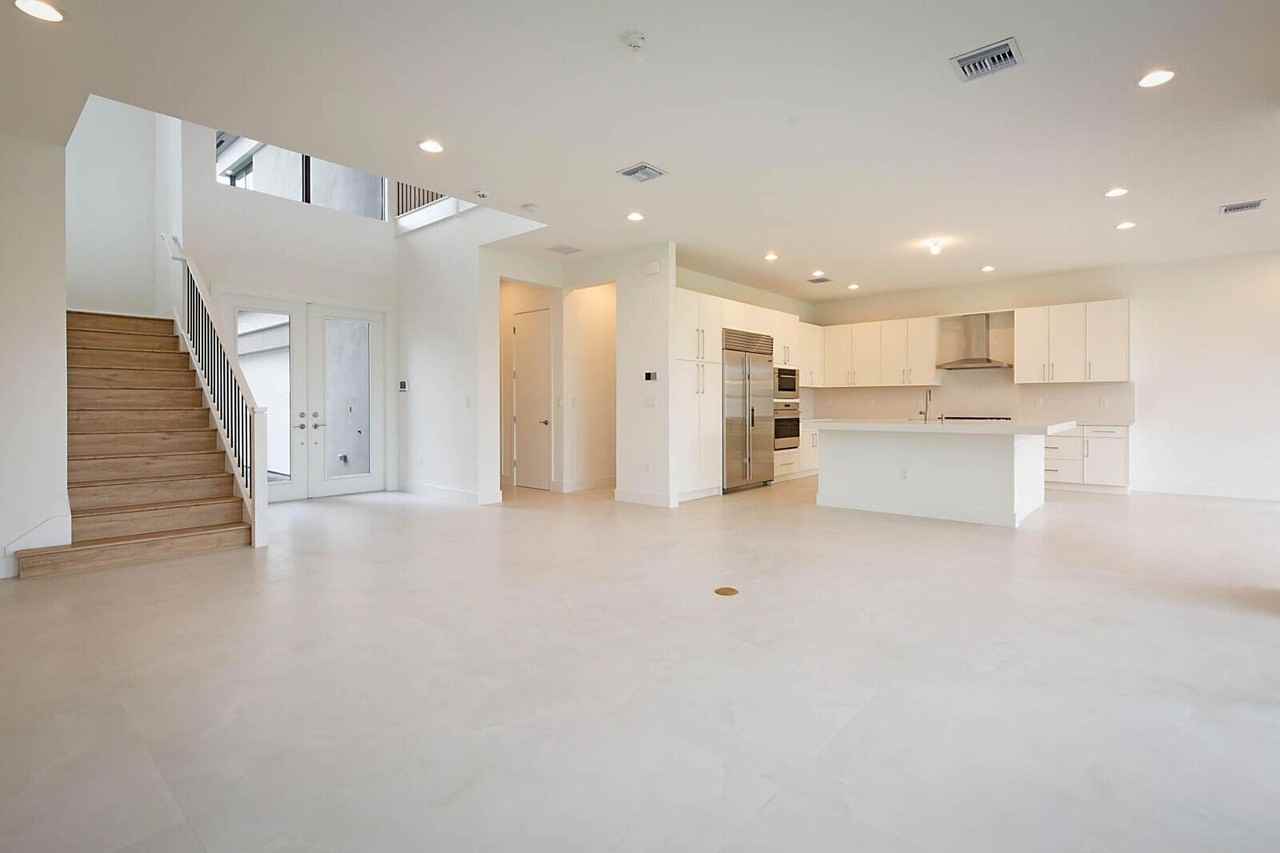 17062 Watersprite Lakes Rd - Photo 3 of 42
