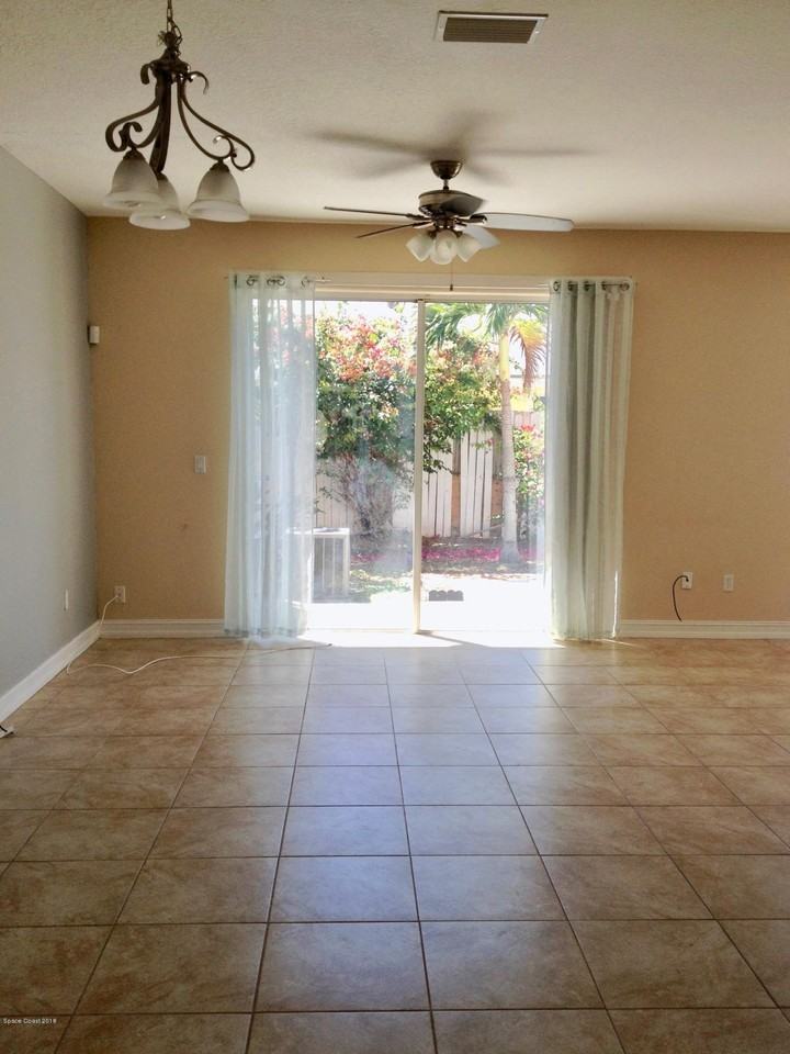 7061 Ridgewood Ave - Photo 3 of 20