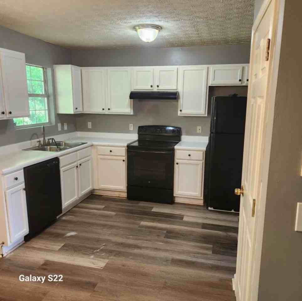 5504 Moriah Ln - Photo 6 of 24