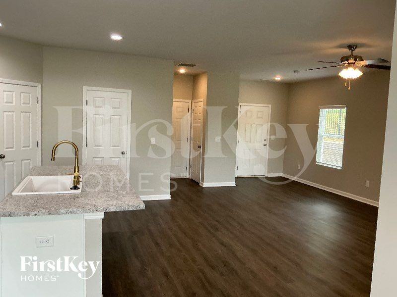 8653 Mohring Pl - Photo 3 of 12