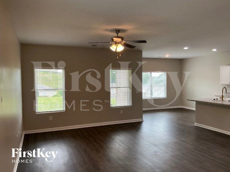 8653 Mohring Pl - Photo 4 of 12