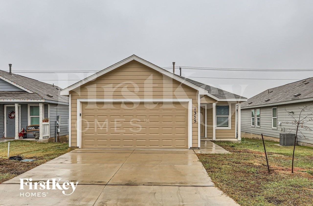 1335 White Willow - Photo 2 of 28