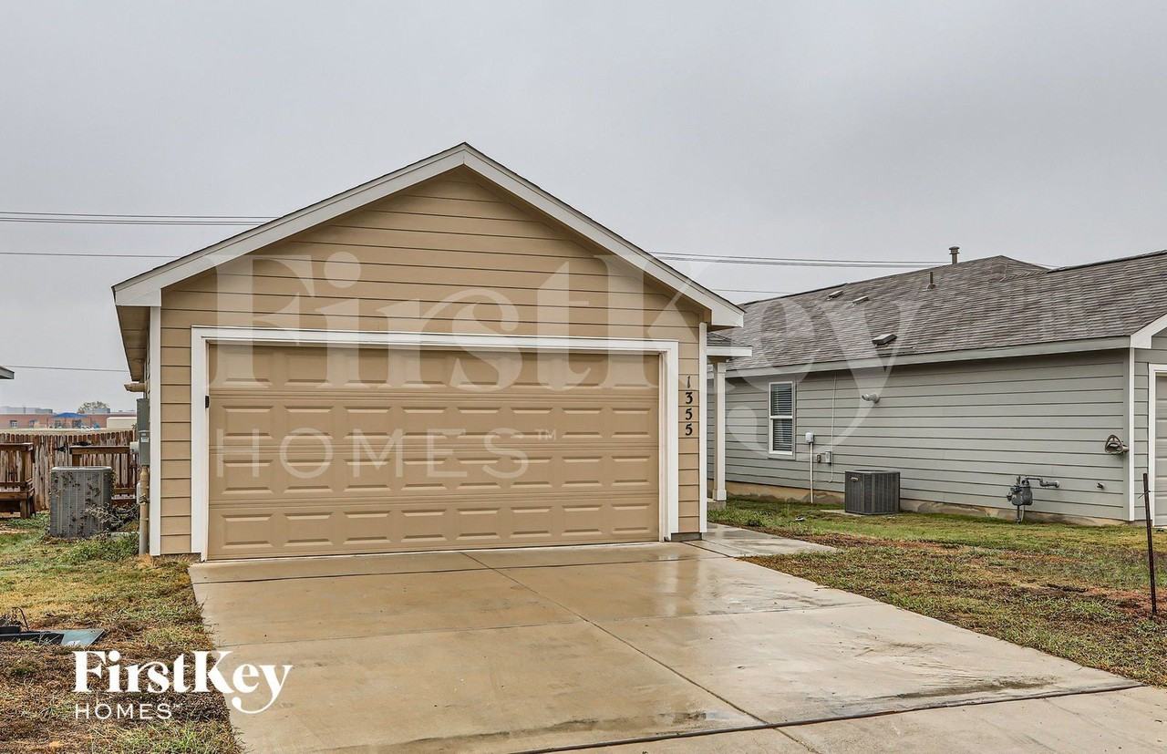 1335 White Willow - Photo 3 of 28