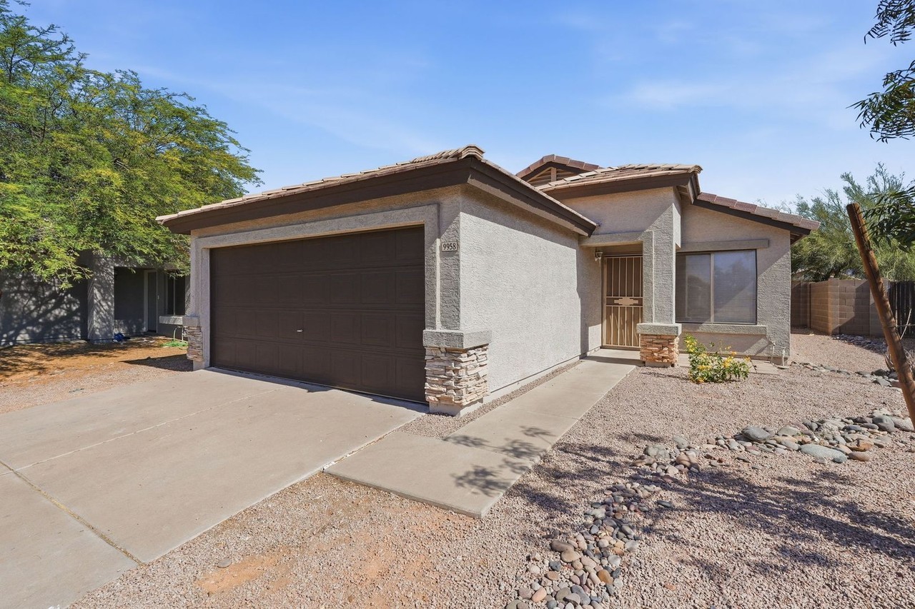 9958 E Dolphin Cir - Photo 3 of 33
