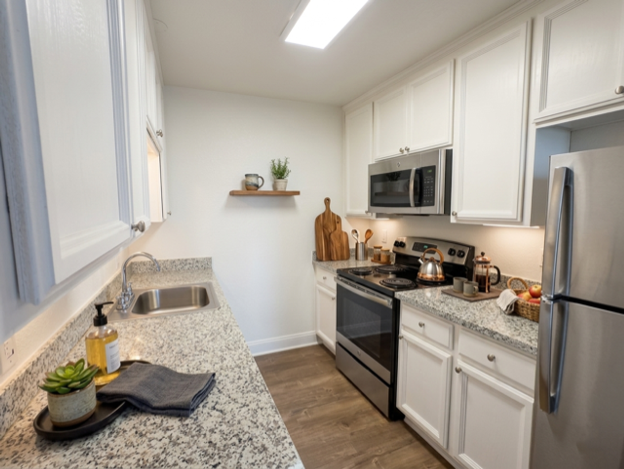 Amberwood Apartments - Photo 2 of 8