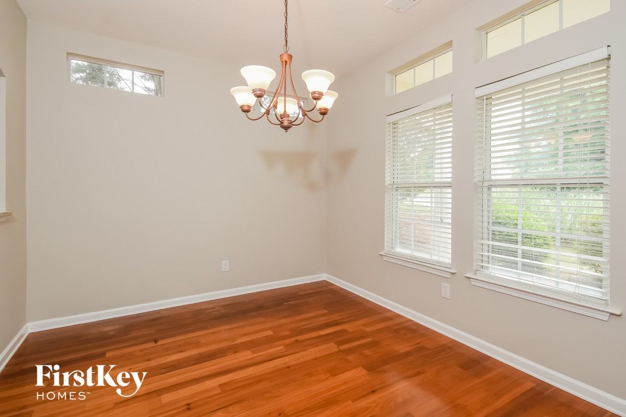 302 Pinehurst Way - Photo 6 of 15