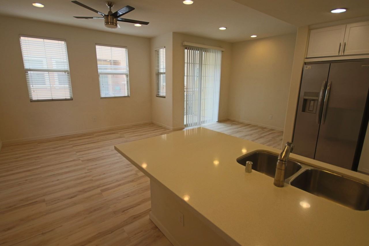 8897 Lightwave Ave - Photo 4 of 25