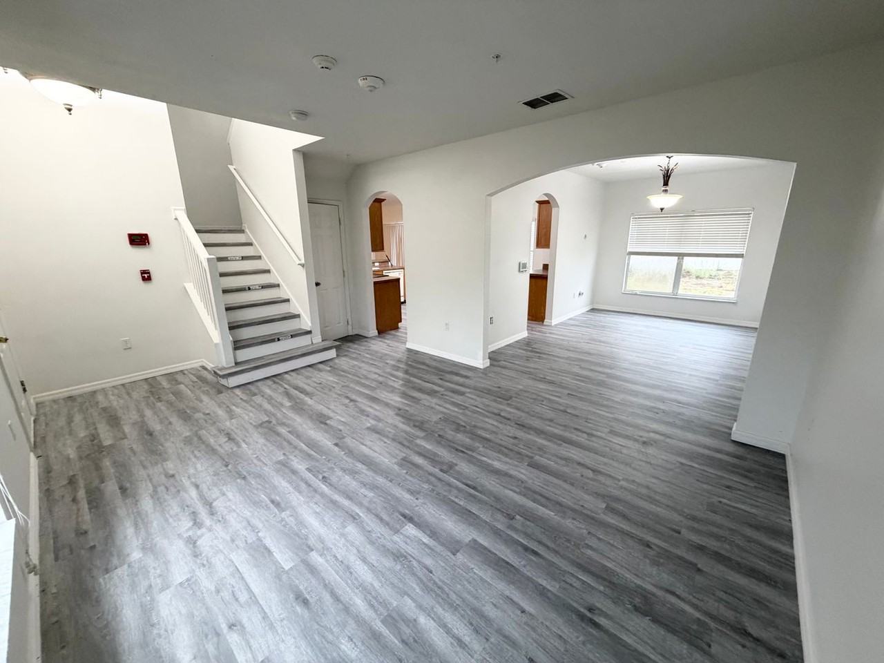 301 Shad Way - Photo 3 of 20