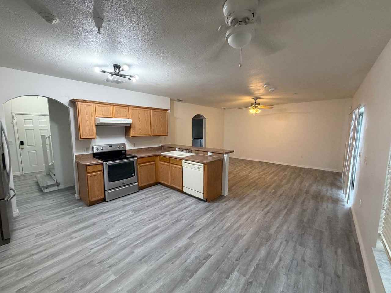 301 Shad Way - Photo 4 of 20