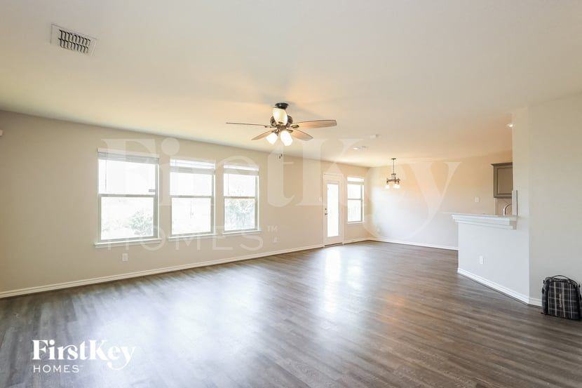 7307 Palomino Bay - Photo 4 of 15