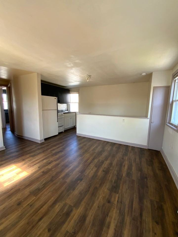 112 Front St #D - Photo 2 of 4