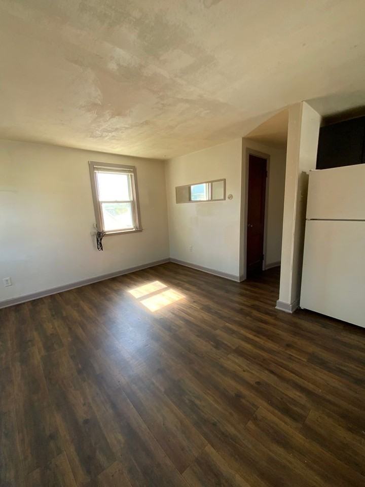 112 Front St #D - Photo 4 of 4