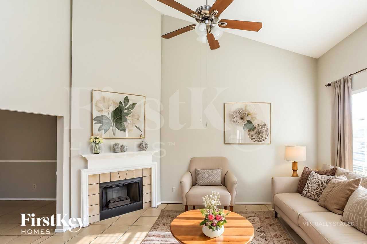 5320 Faireast Ct - Photo 3 of 19