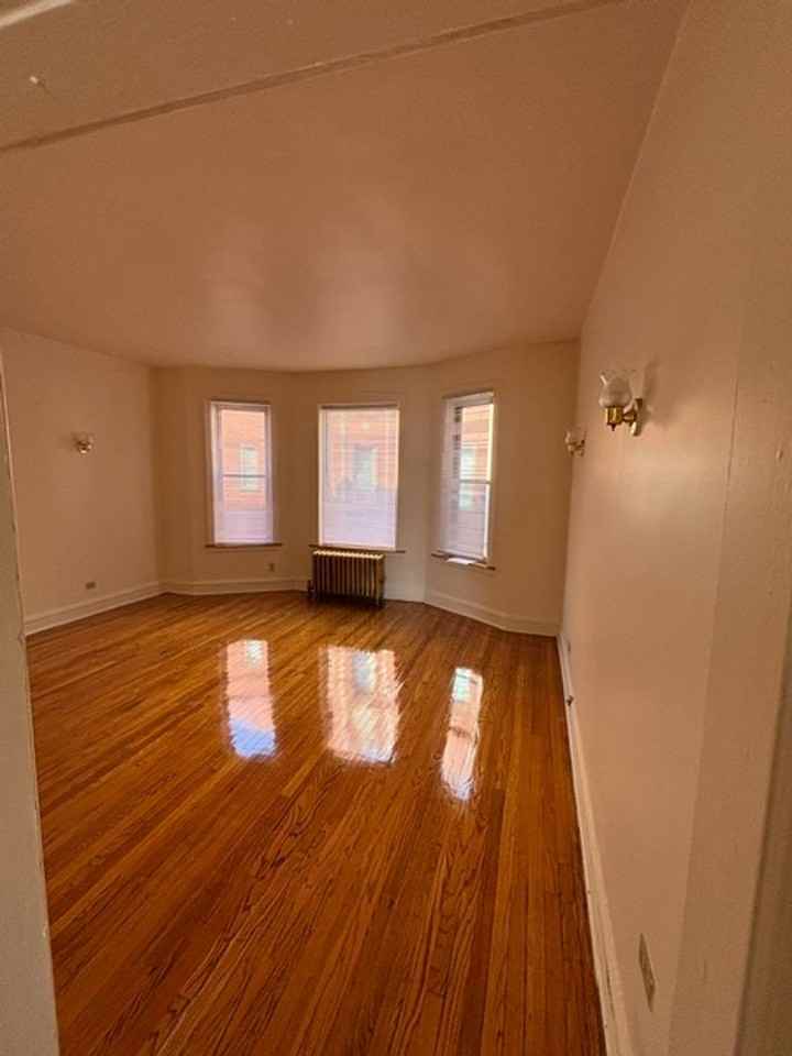 73rd Exchange - Photo 2 of 5