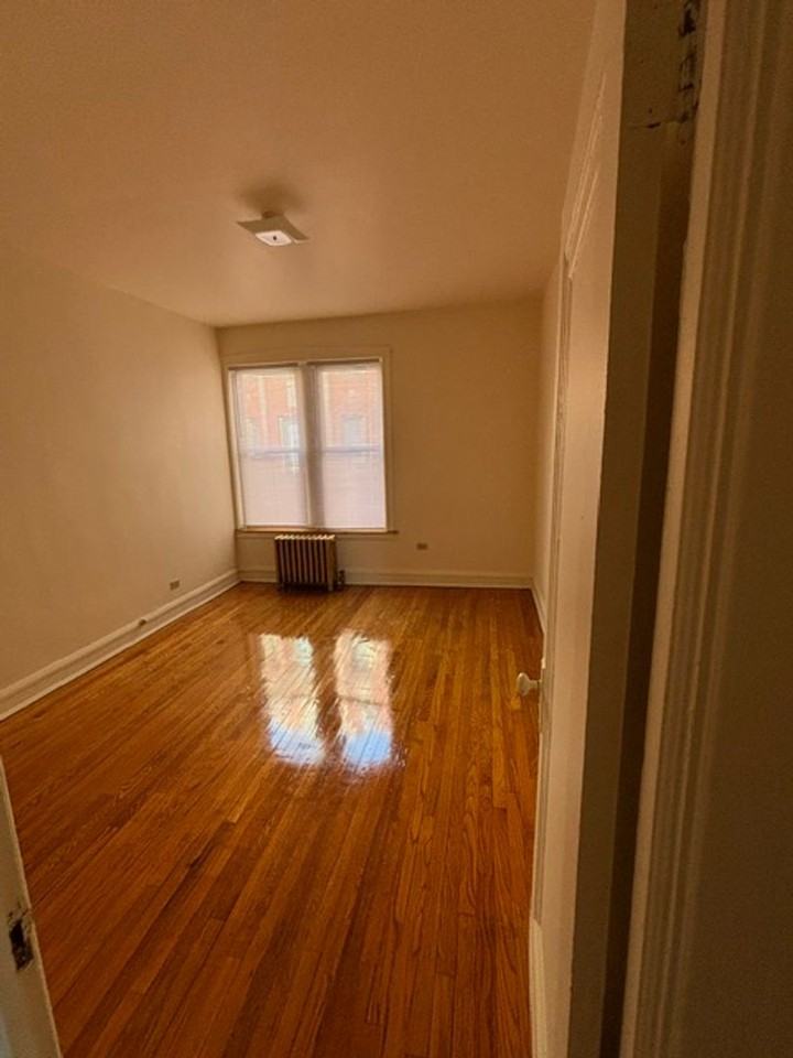 73rd Exchange - Photo 4 of 5
