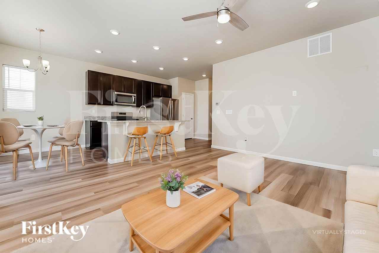 1902 Villageview Ln - Photo 6 of 18