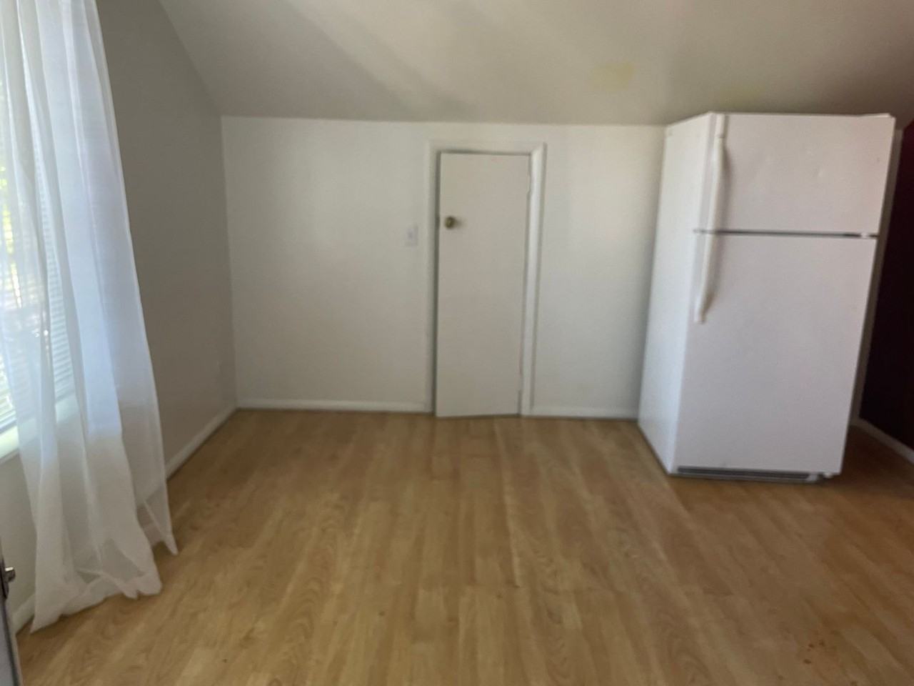 321 S Elden St - Photo 4 of 5