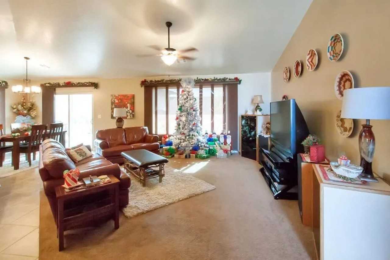 1009 W 4100 S - Photo 5 of 24