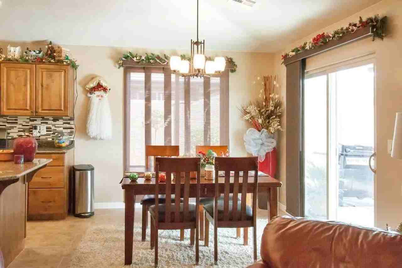 1009 W 4100 S - Photo 7 of 24