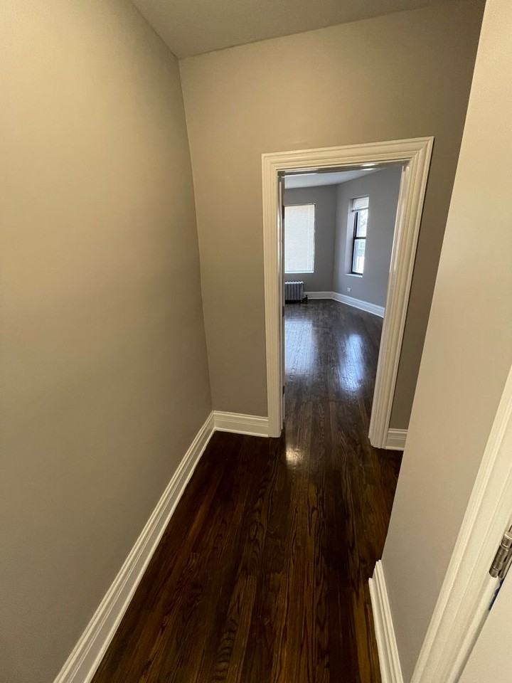 11023 S Vernon Ave #1B - Photo 4 of 8