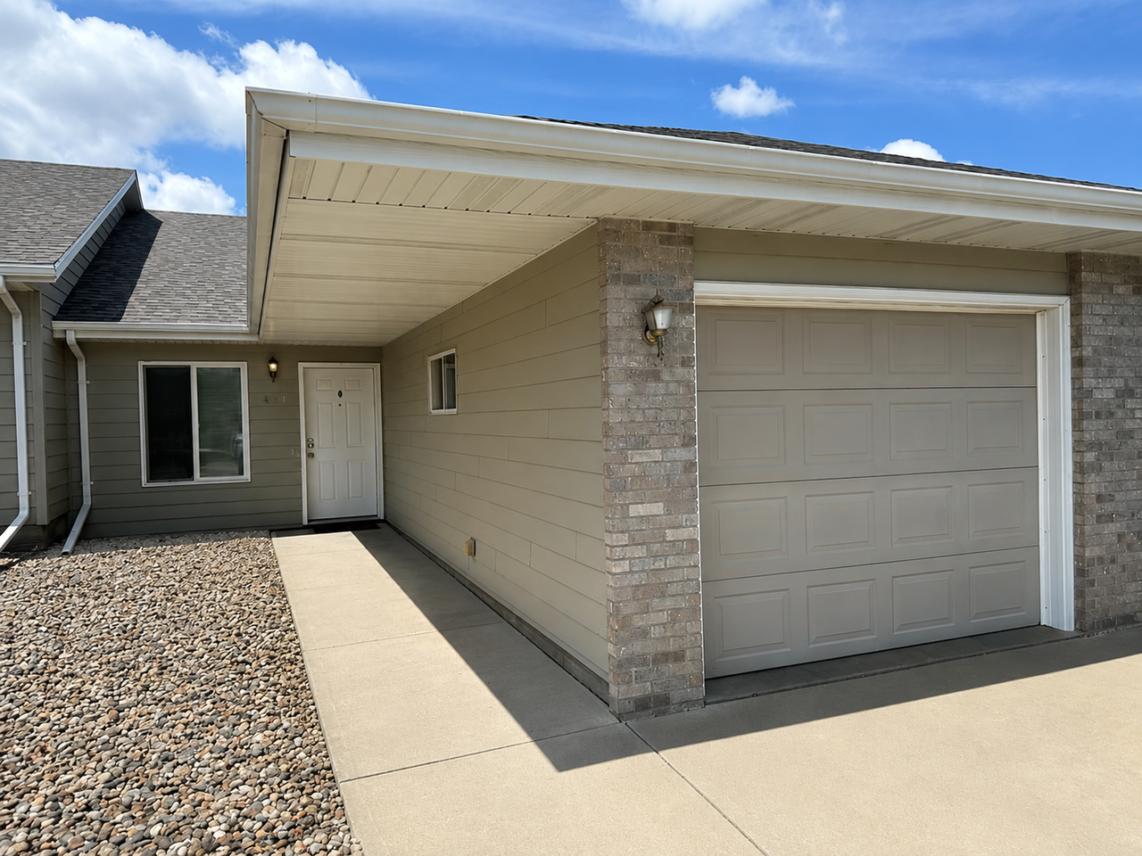 403 N 9th Ave - Photo 3 of 30
