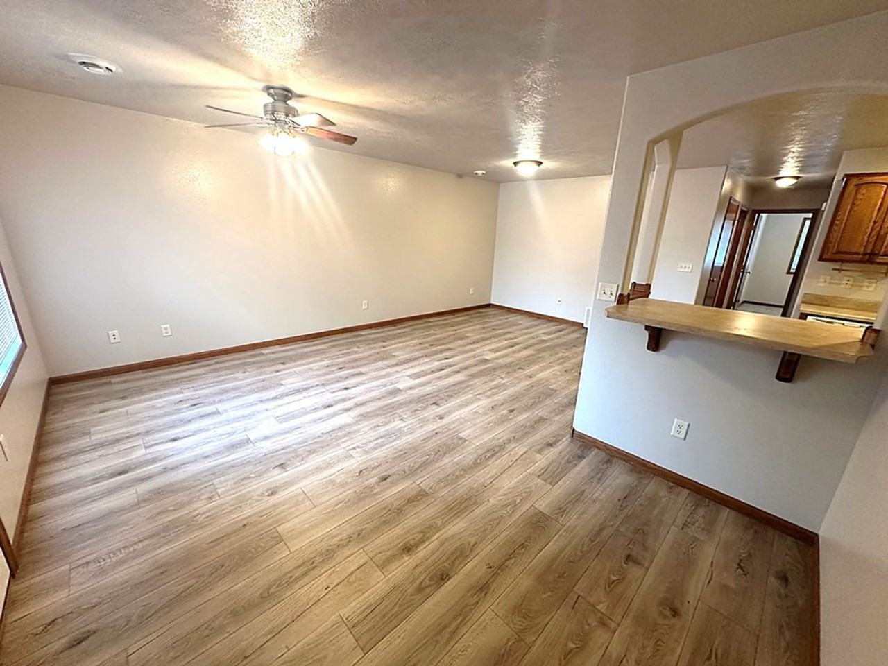 403 N 9th Ave - Photo 7 of 30