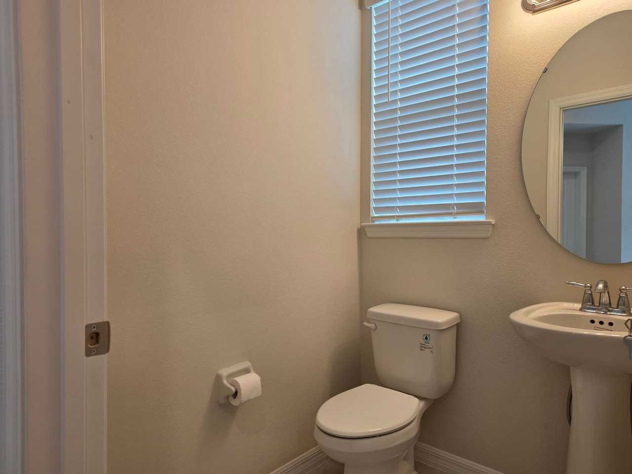 2865 High Pointe St - Photo 7 of 48