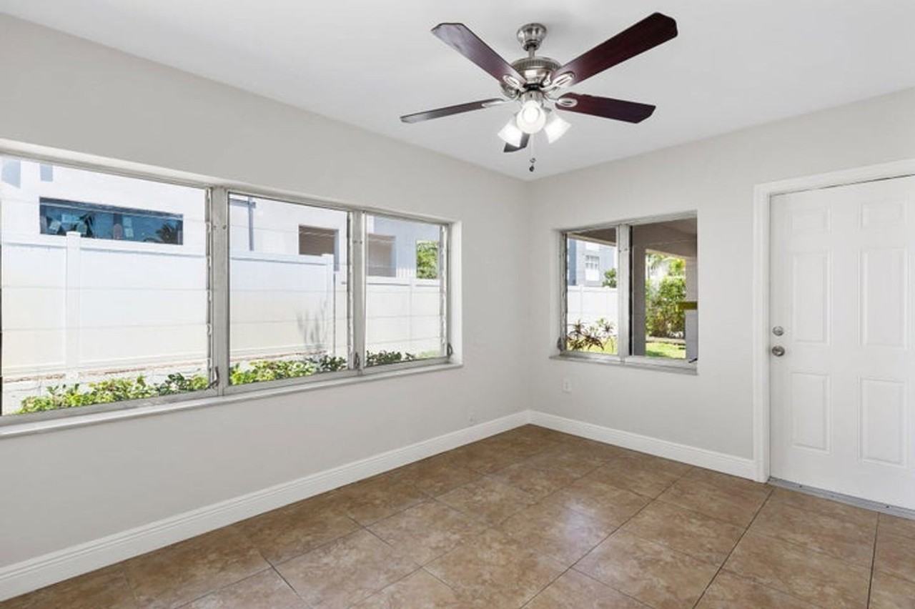 1015 Ne 12th St - Photo 4 of 12