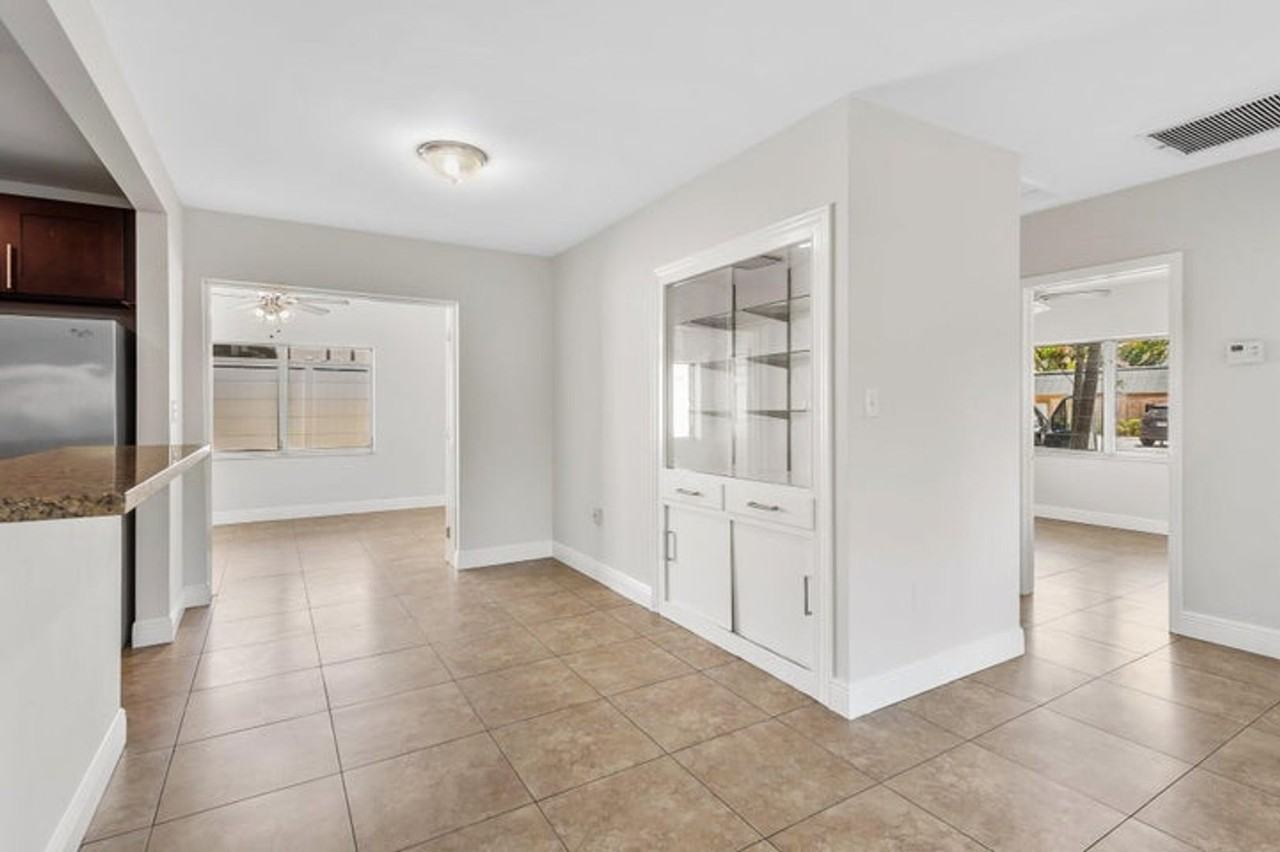 1015 Ne 12th St - Photo 6 of 12