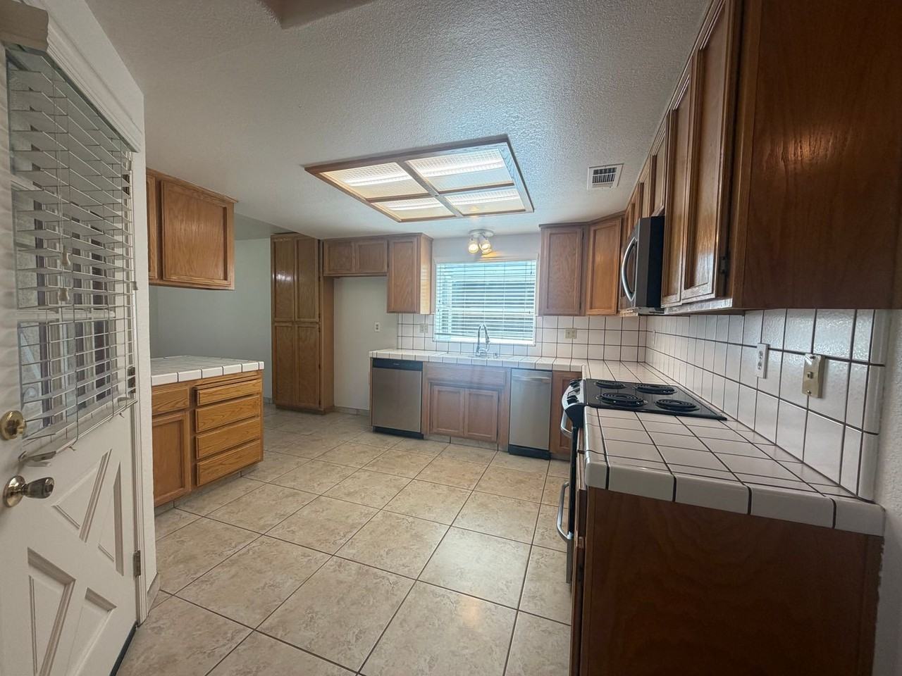 1904 Nutmeg Ct - Photo 7 of 45