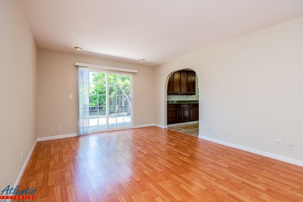 2109 Avenida De Las Flores - Photo 2 of 15