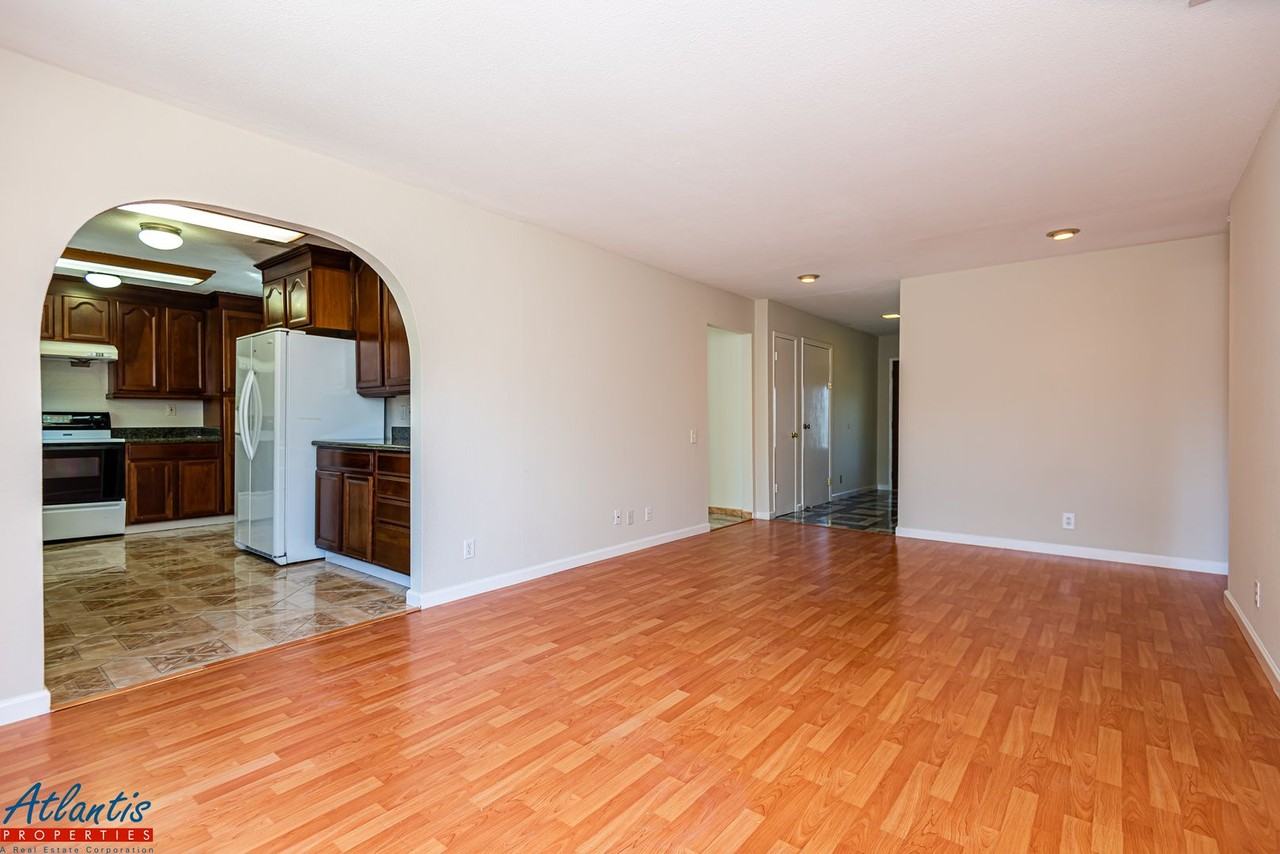 2109 Avenida De Las Flores - Photo 3 of 15