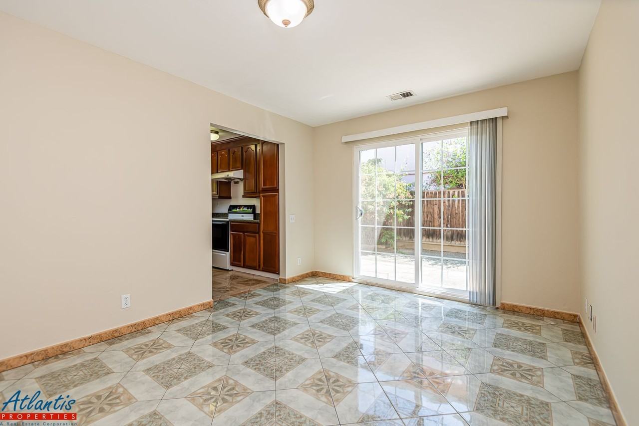 2109 Avenida De Las Flores - Photo 5 of 15