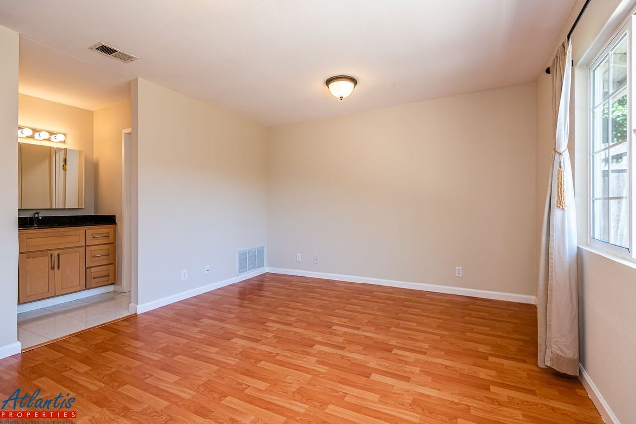 2109 Avenida De Las Flores - Photo 7 of 15