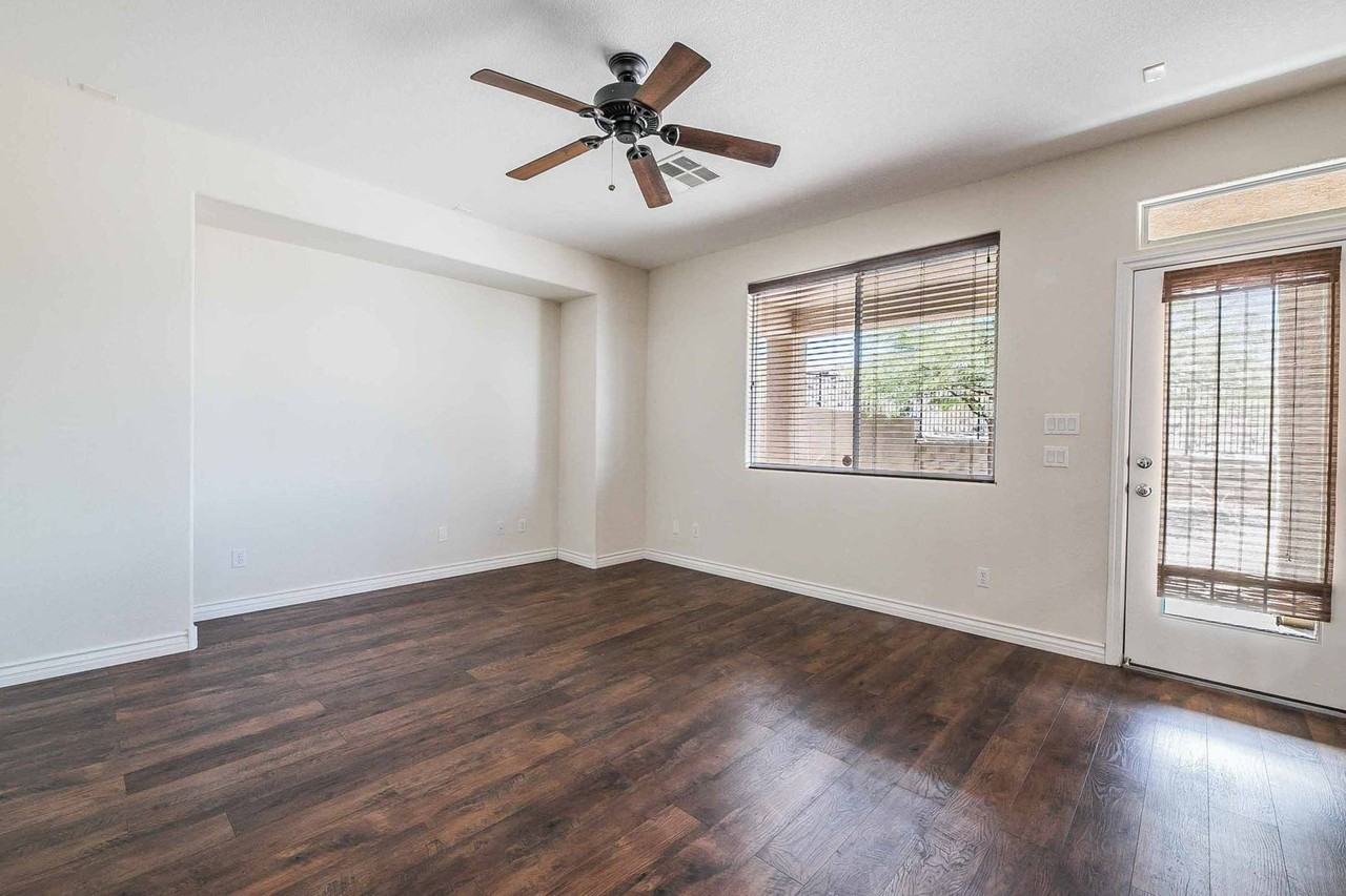 2871 Dunnottar Ave - Photo 5 of 21