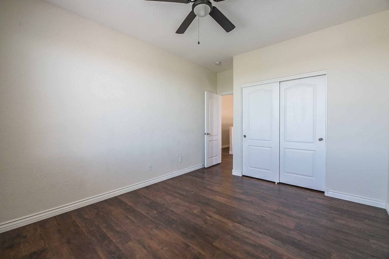 2871 Dunnottar Ave - Photo 7 of 21