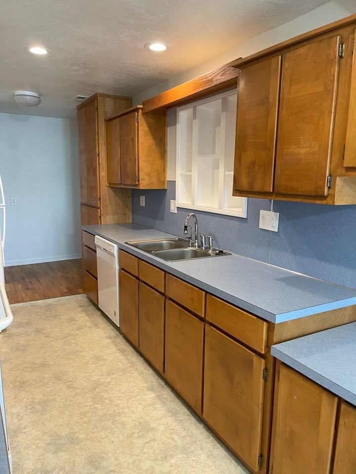 3082 Ne Vine St - Photo 6 of 14