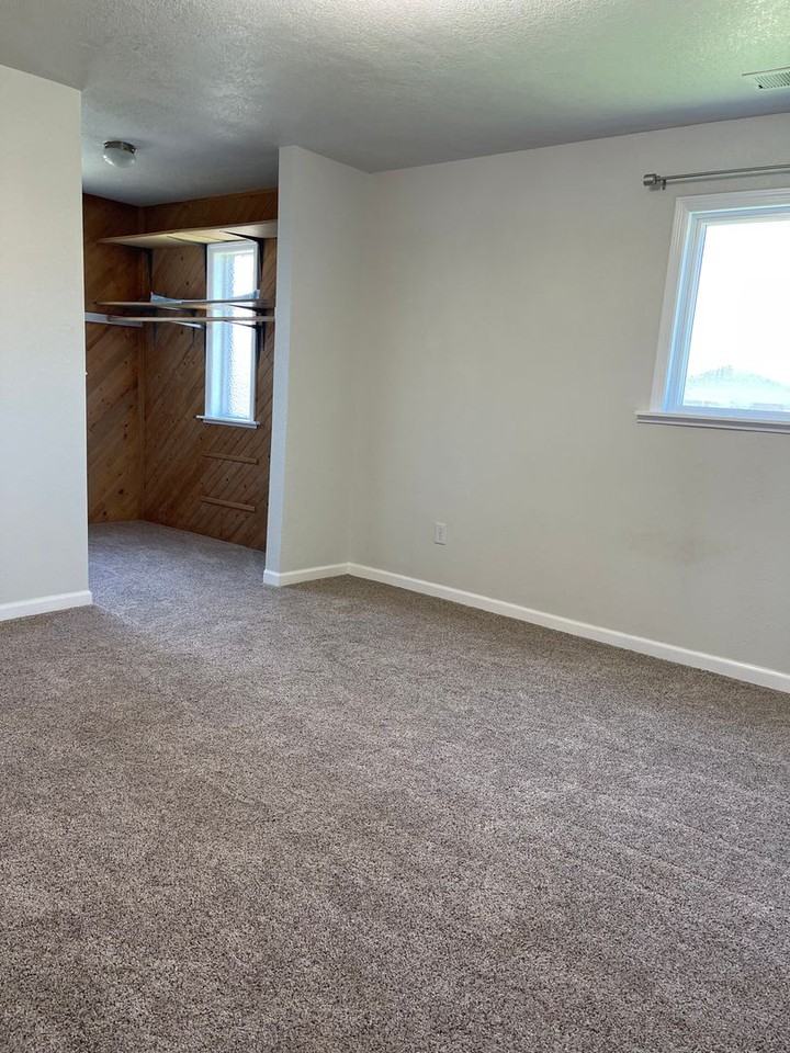 3082 Ne Vine St - Photo 7 of 14