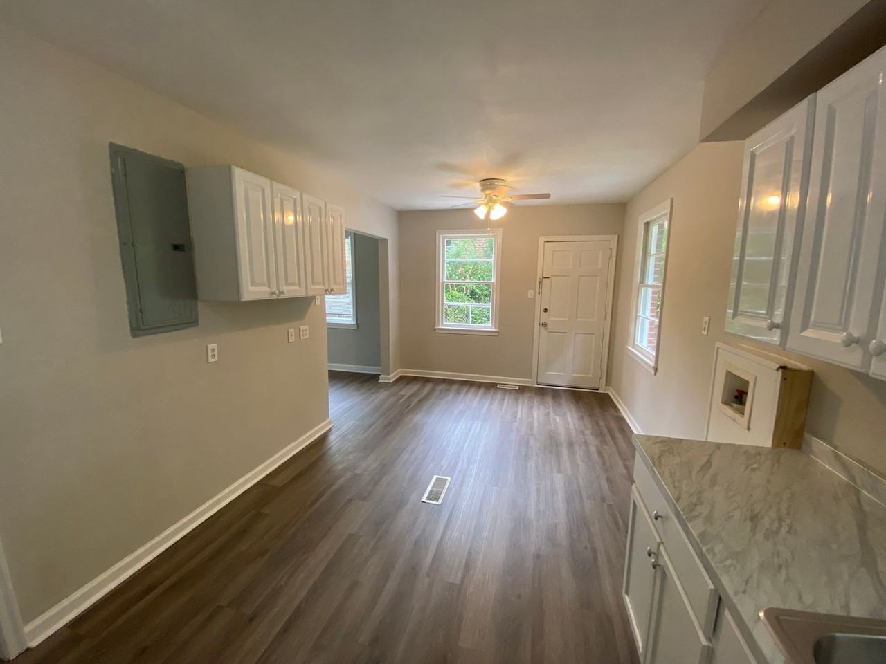 4464 Sims St - Photo 4 of 14