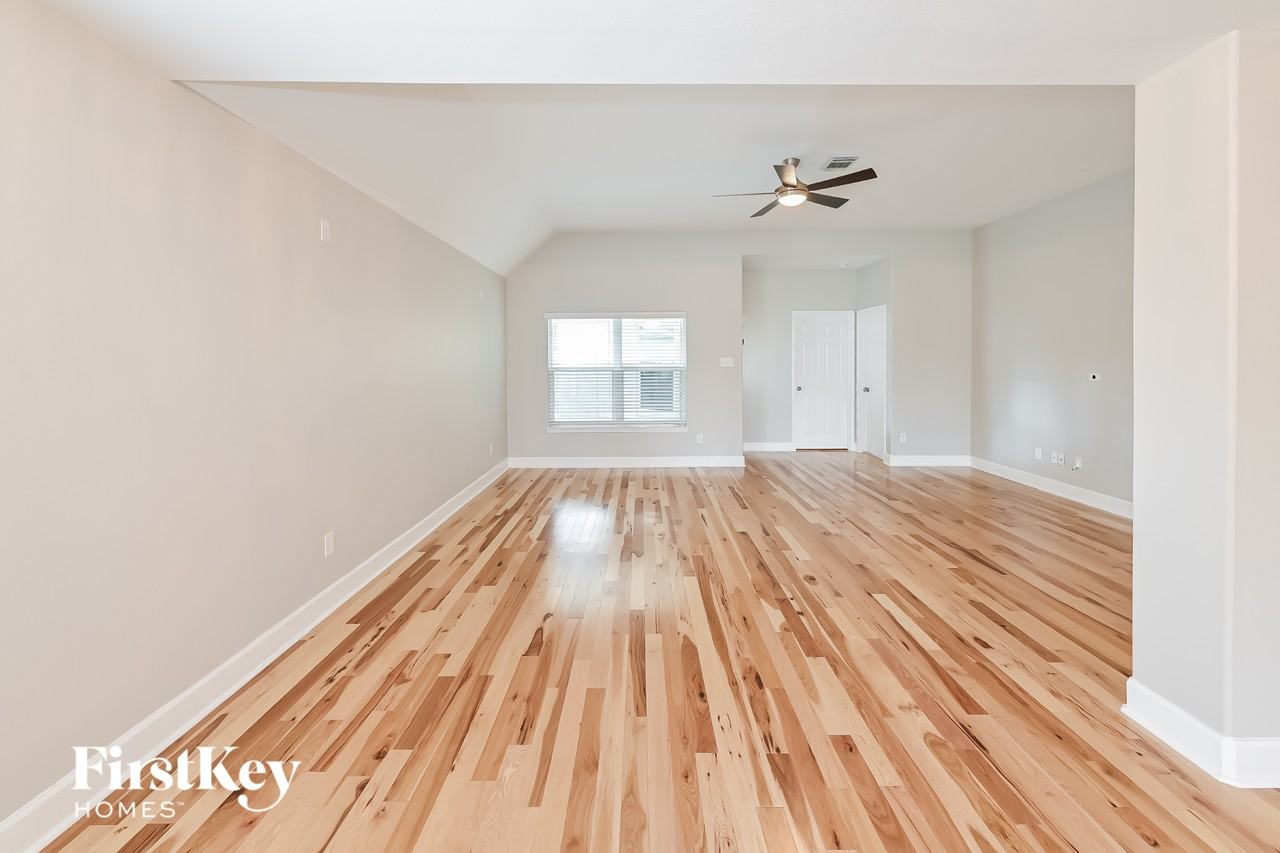 10364 Stone Gate Dr - Photo 2 of 15