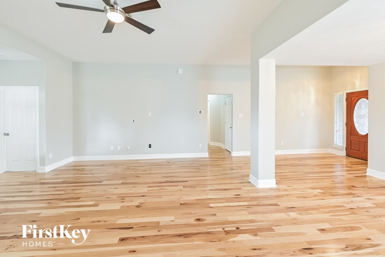 10364 Stone Gate Dr - Photo 4 of 15