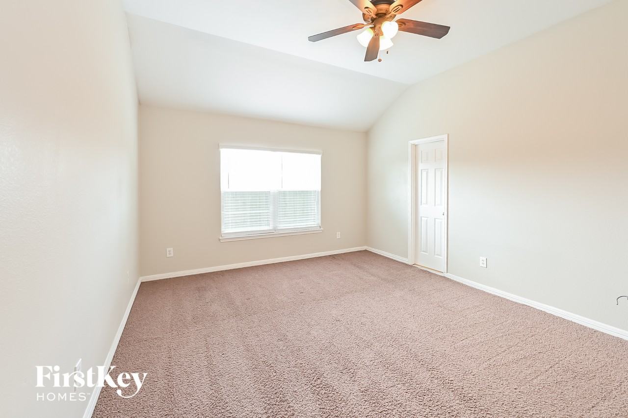 10364 Stone Gate Dr - Photo 7 of 15