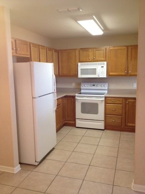 11 Guinevere Ln Unit B - Photo 6 of 8