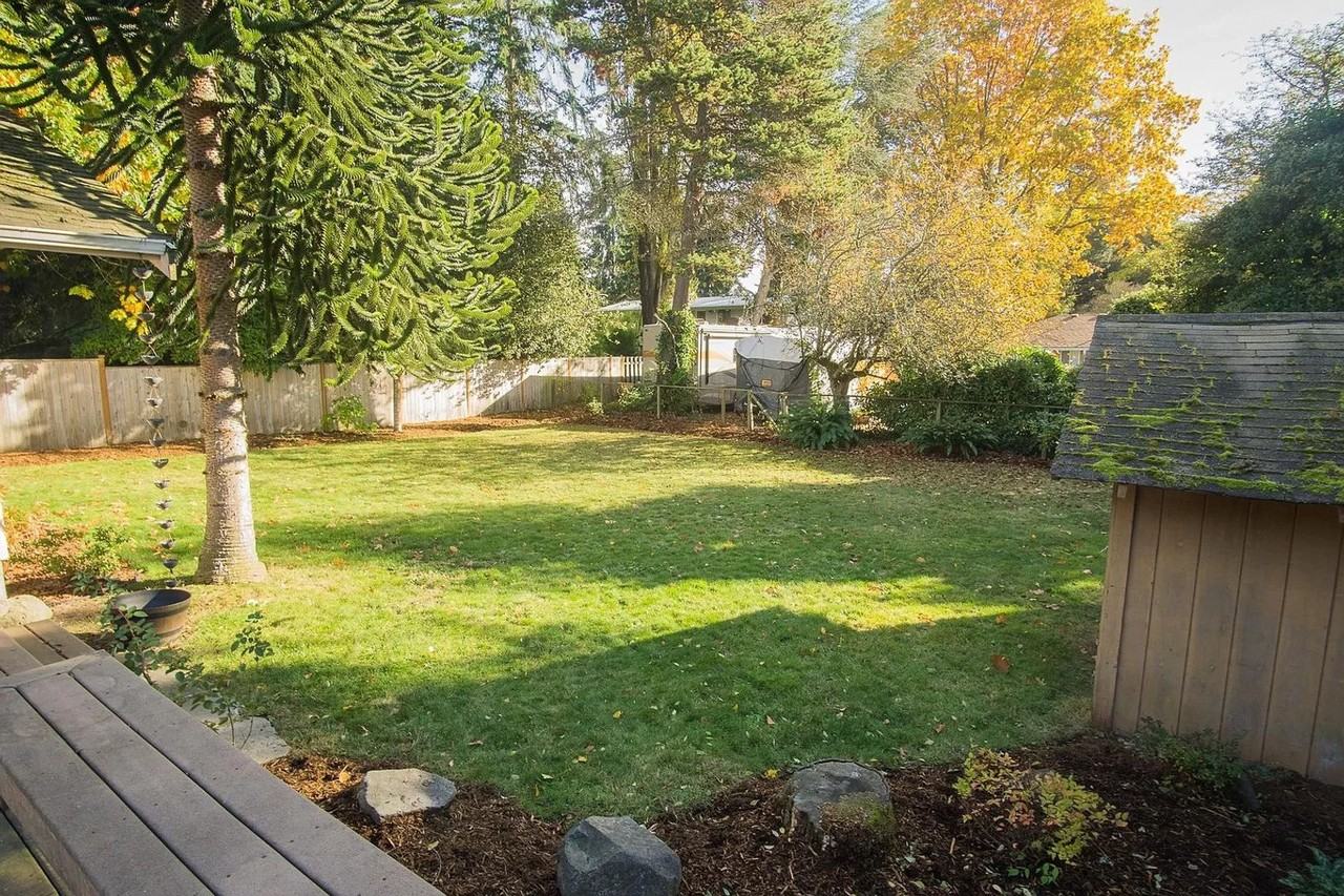 8630 Holly Ln - Photo 6 of 20