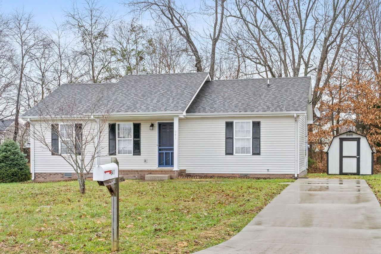 941 Crabapple Ln - Photo 2 of 23